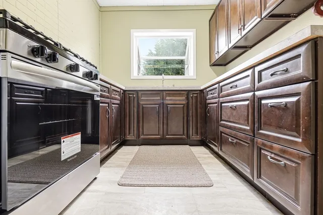 $2,150 | 23 Lexington Street, Unit 1, Fall River, MA 02723