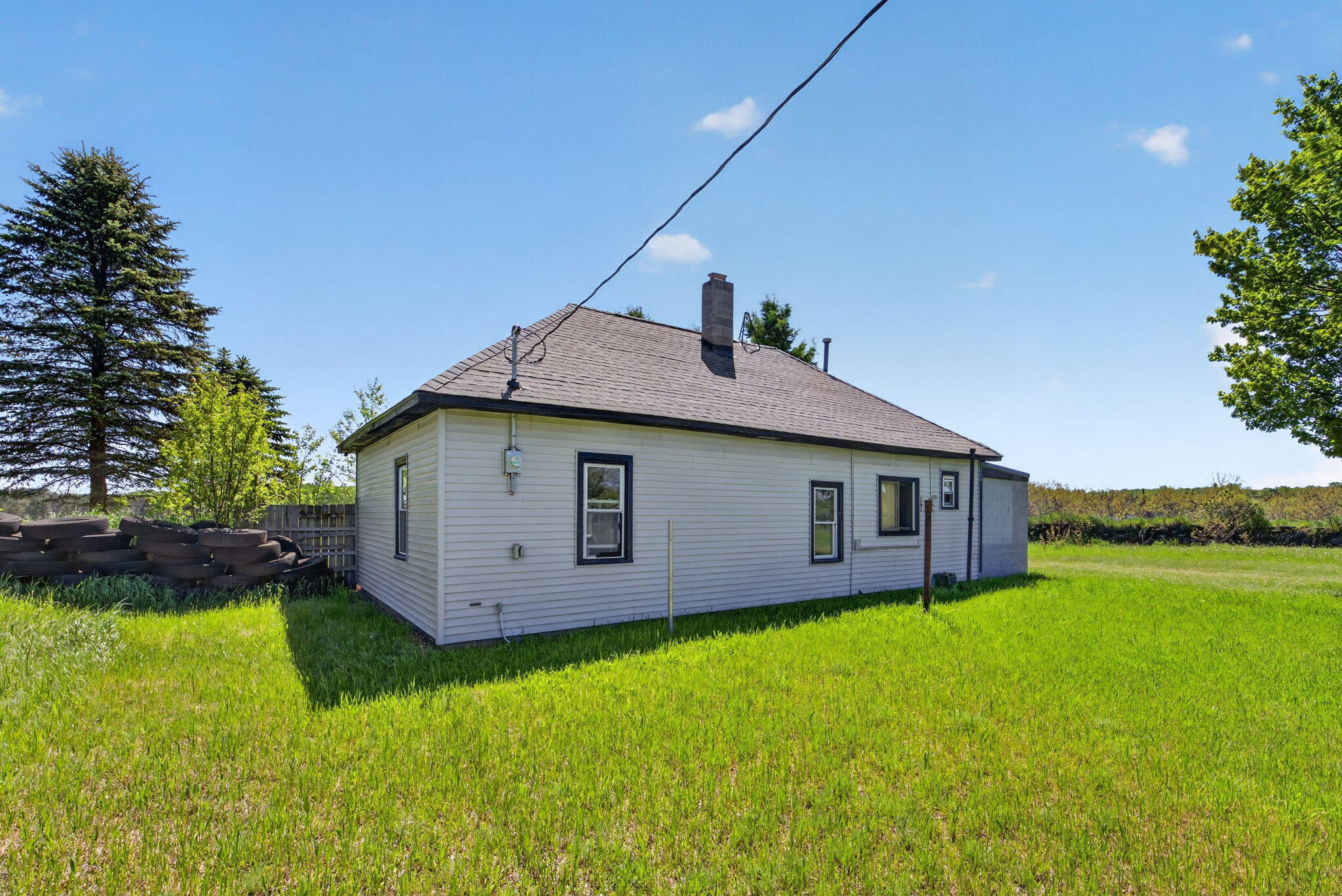 7031 North Raymond Road Tustin, MI 49688 - Photo 4 of 30 4
