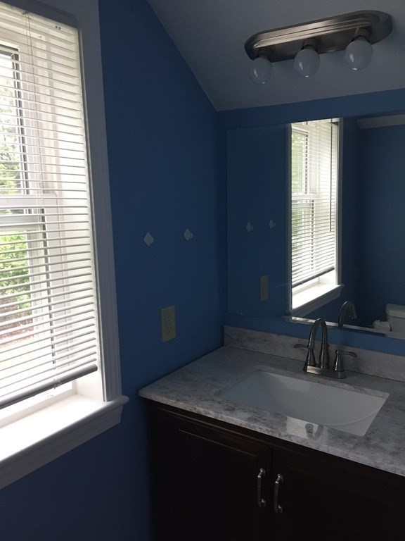 75 Chapel Street, Unit B Shirley, MA 01464 - Photo 8 of 15