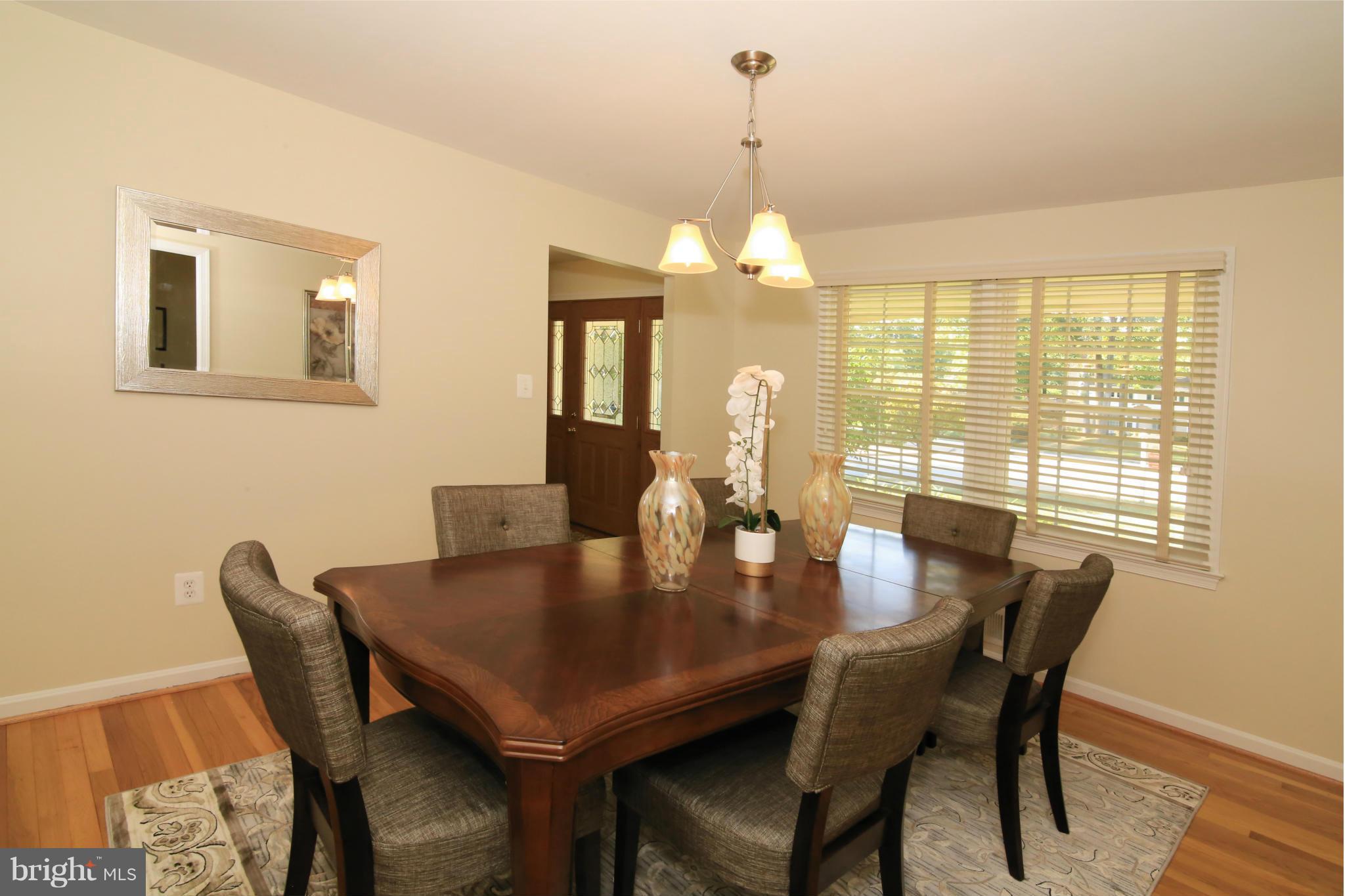 6705 Red Jacket Road Springfield, VA 22152 - Photo 8 of 30 Dining room