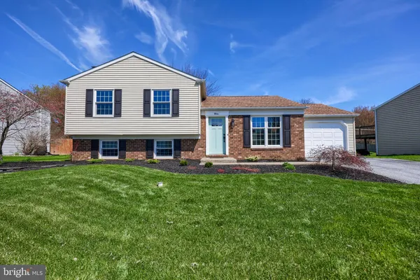 $425,000 | 11 Cobblestone Drive, Willow Street, PA 17584