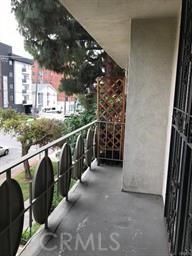 4255 West 5th Street, Unit 203 Los Angeles, CA 90020 - Photo 17 of 25 a view of a balcony