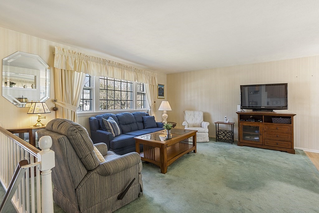 21 Worcester Road Peabody, MA 01960 - Photo 3 of 37 Gallery Image 3
