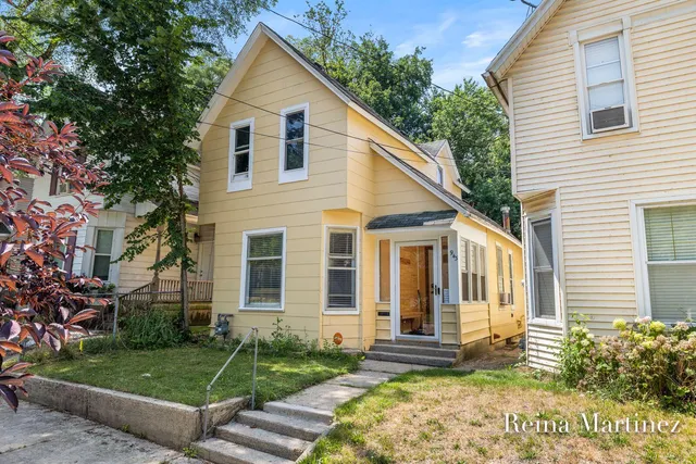 $224,900 | 943 Prospect Avenue Northeast, Grand Rapids, MI 49503