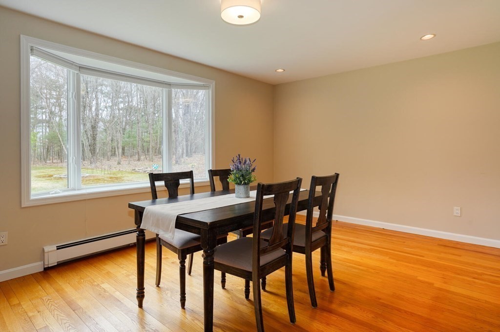 27 Harrington Ridge Road Sherborn, MA 01770 - Photo 10 of 36 Gallery Image 10