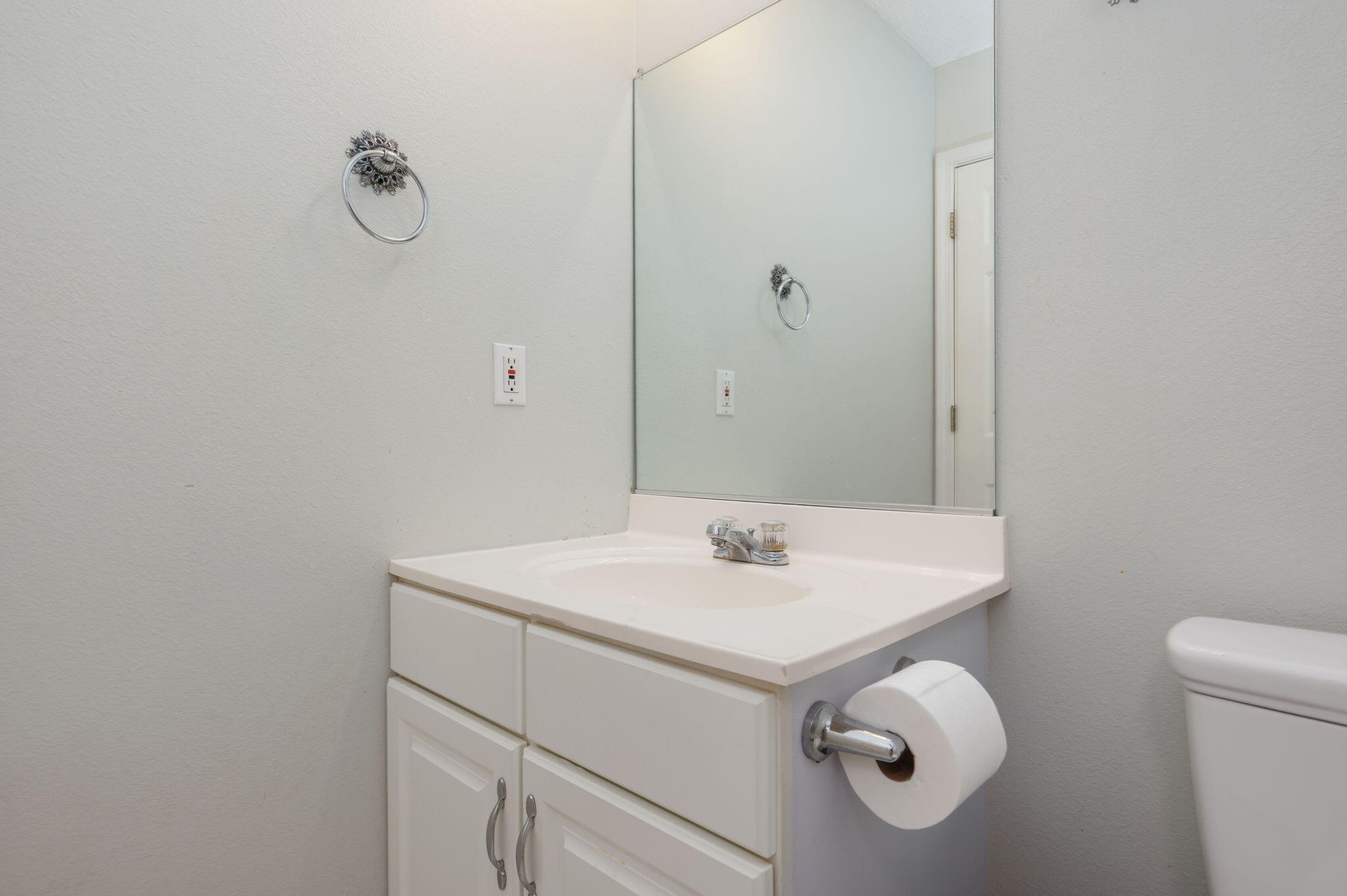 6014 Robin Road Crestview, FL 32539 - Photo 25 of 37 Full Bath