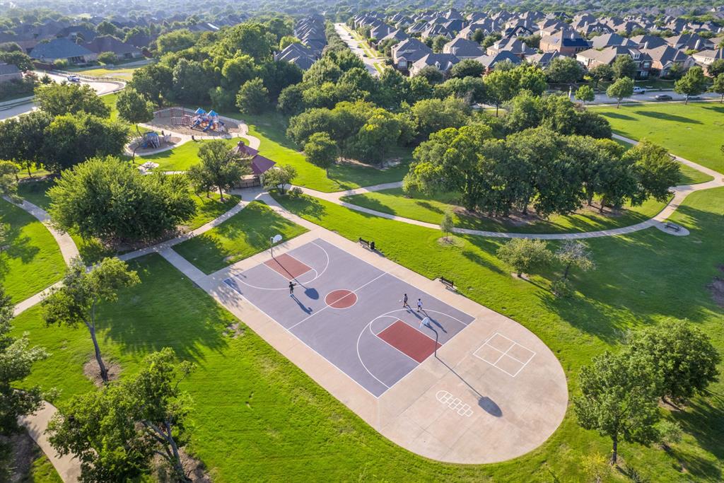 10138 Drawbridge Drive Frisco, TX 75035 - Photo 28 of 37 Shoot some hoops on the basketball court. Past the basketball court is the elementary school, which is a nice short walk from home :)