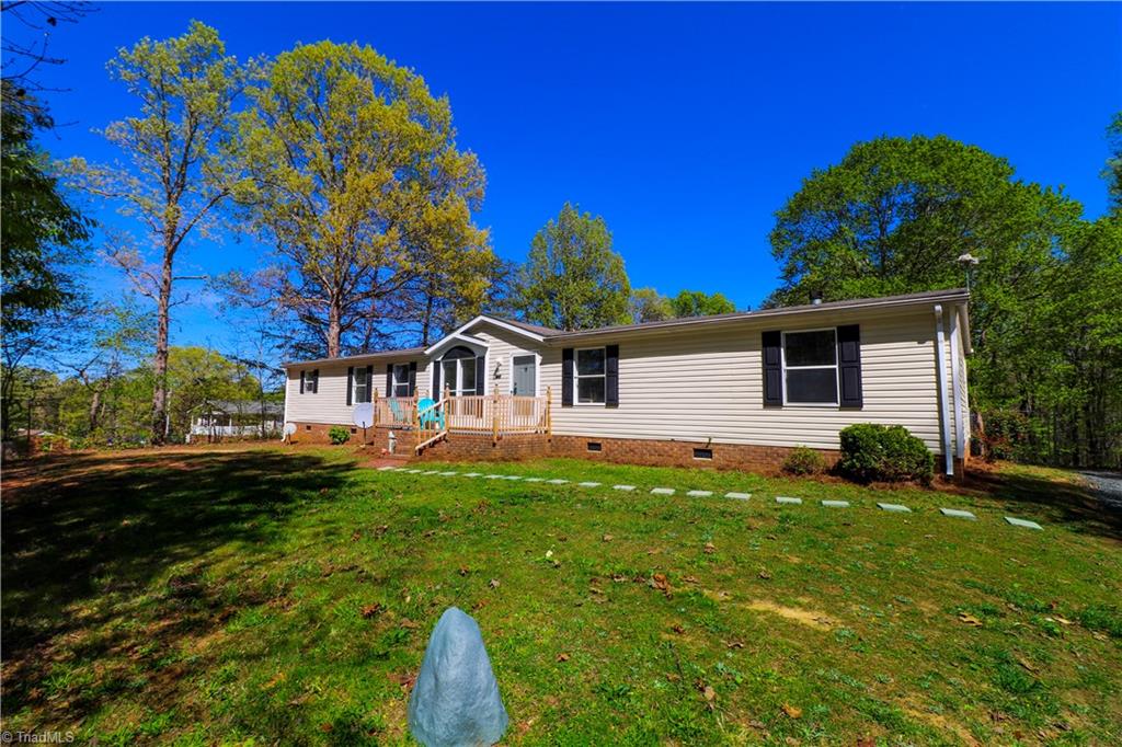 367 Smothers Road Madison, NC 27025 - Photo 2 of 30