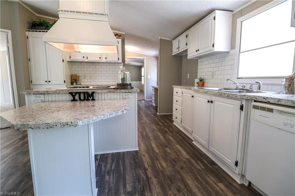 367 Smothers Road Madison, NC 27025 - Photo 4 of 30