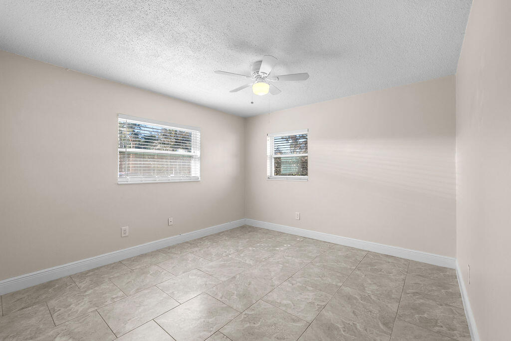 722 Granada Street, Unit A Fort Pierce, FL 34949 - Photo 19 of 54 428A5134