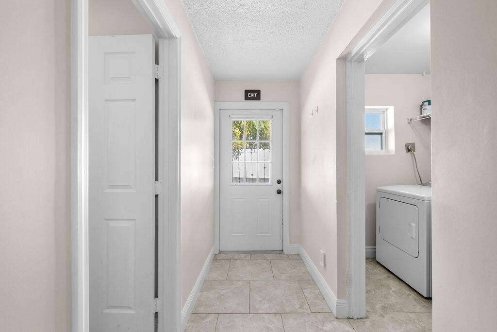 722 Granada Street, Unit A Fort Pierce, FL 34949 - Photo 20 of 54 428A5107