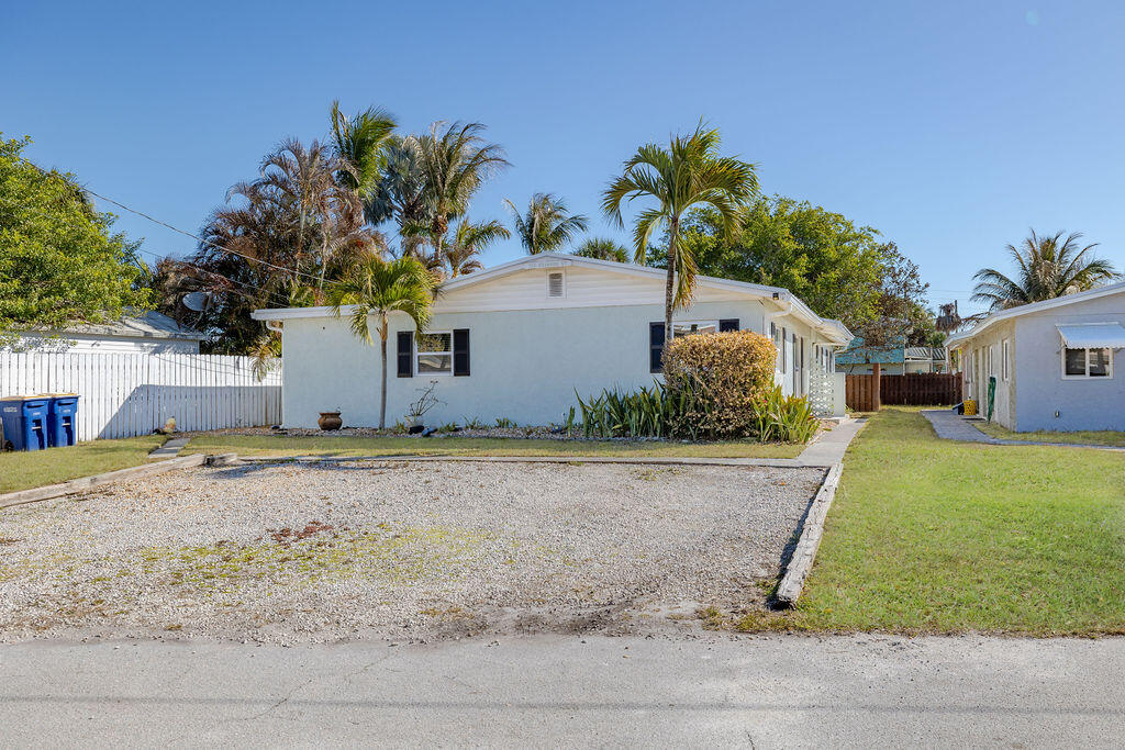 722 Granada Street, Unit A Fort Pierce, FL 34949 - Photo 24 of 54 428A5066-Edit