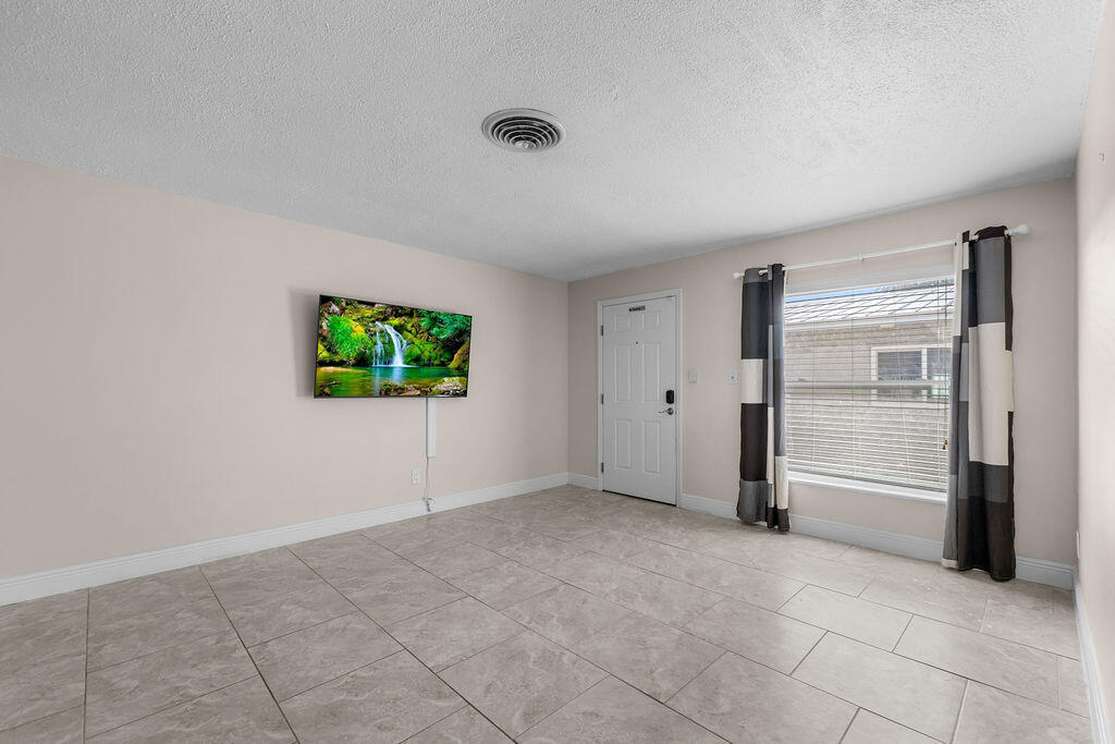 722 Granada Street, Unit A Fort Pierce, FL 34949 - Photo 3 of 54 428A5086