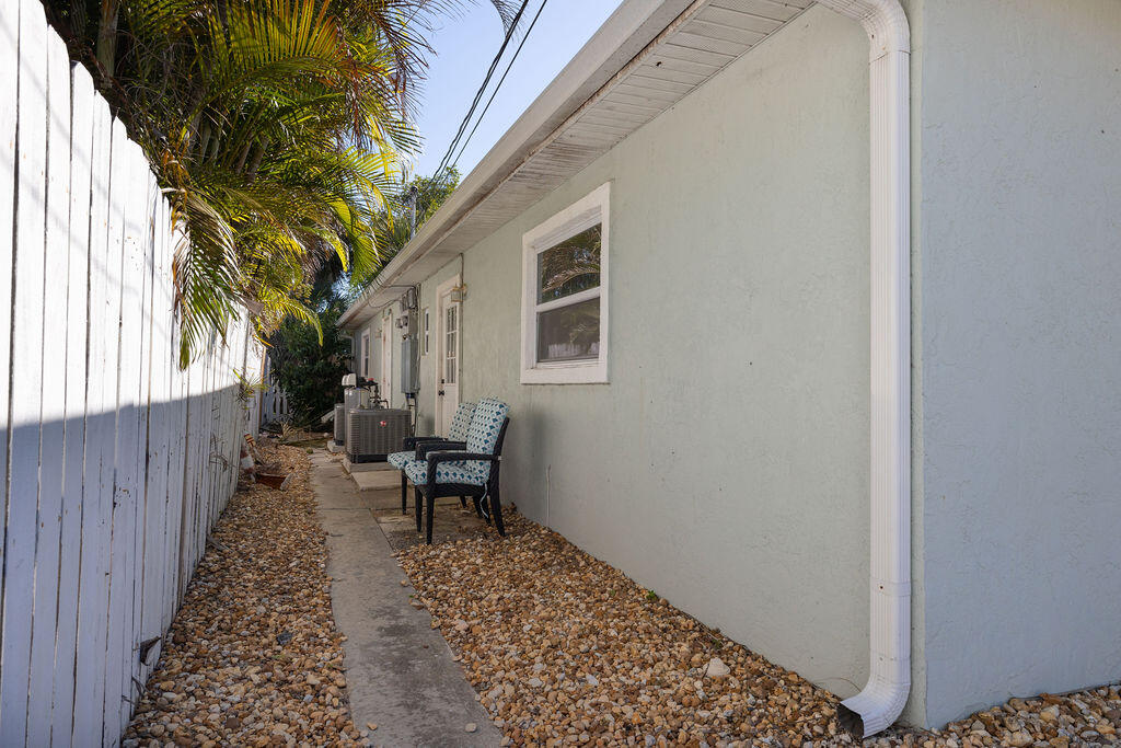 722 Granada Street, Unit A Fort Pierce, FL 34949 - Photo 33 of 54 428A5077
