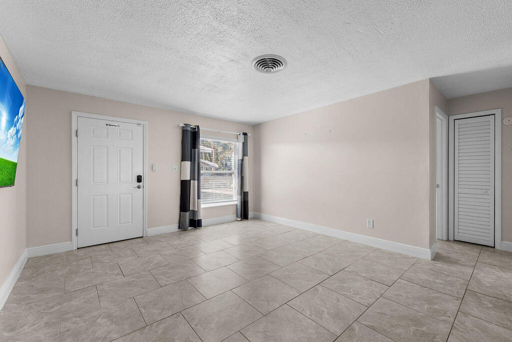 722 Granada Street, Unit A Fort Pierce, FL 34949 - Photo 4 of 54 428A5083
