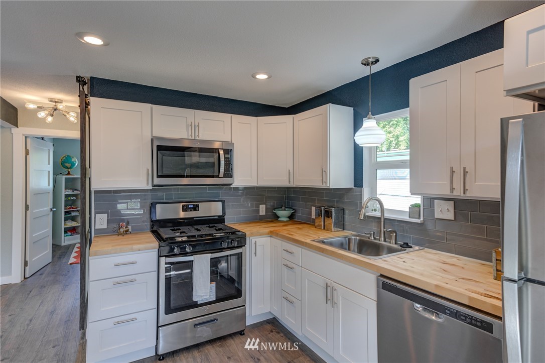 8161 Harborview Road Birch Bay, WA 98230 - Photo 3 of 25 Gallery Image 3