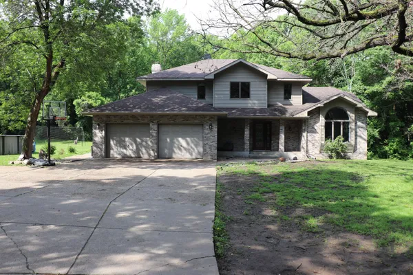 $750,000 | 29305 Frontage Road, St. Joseph, MN 56374