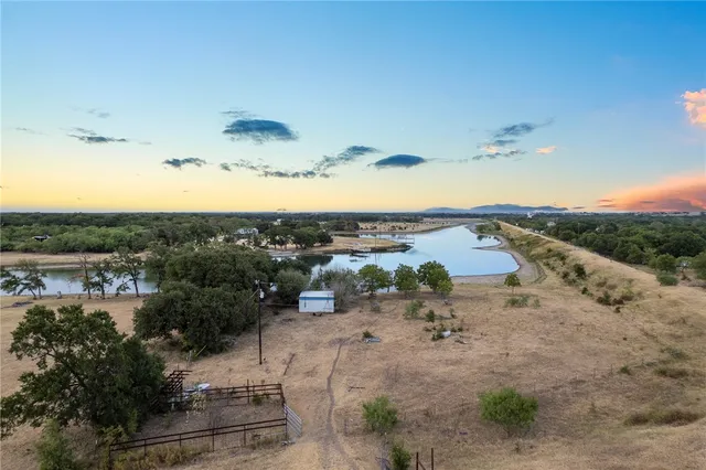 $495,000 | 318 Wildbird Lane, Axtell, TX 76624