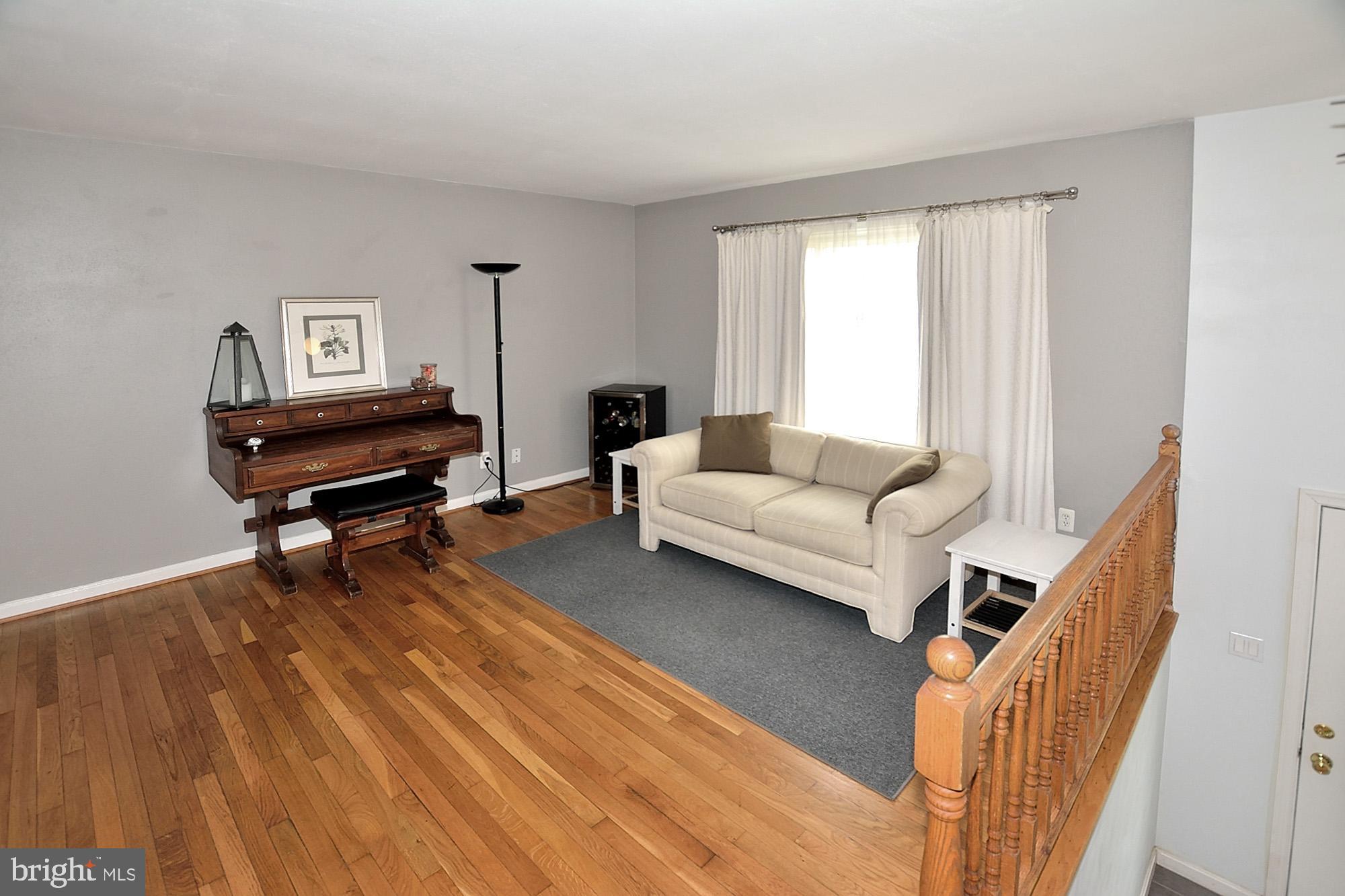 227 West Ash Road Sterling, VA 20164 - Photo 3 of 39 Gallery Image 3