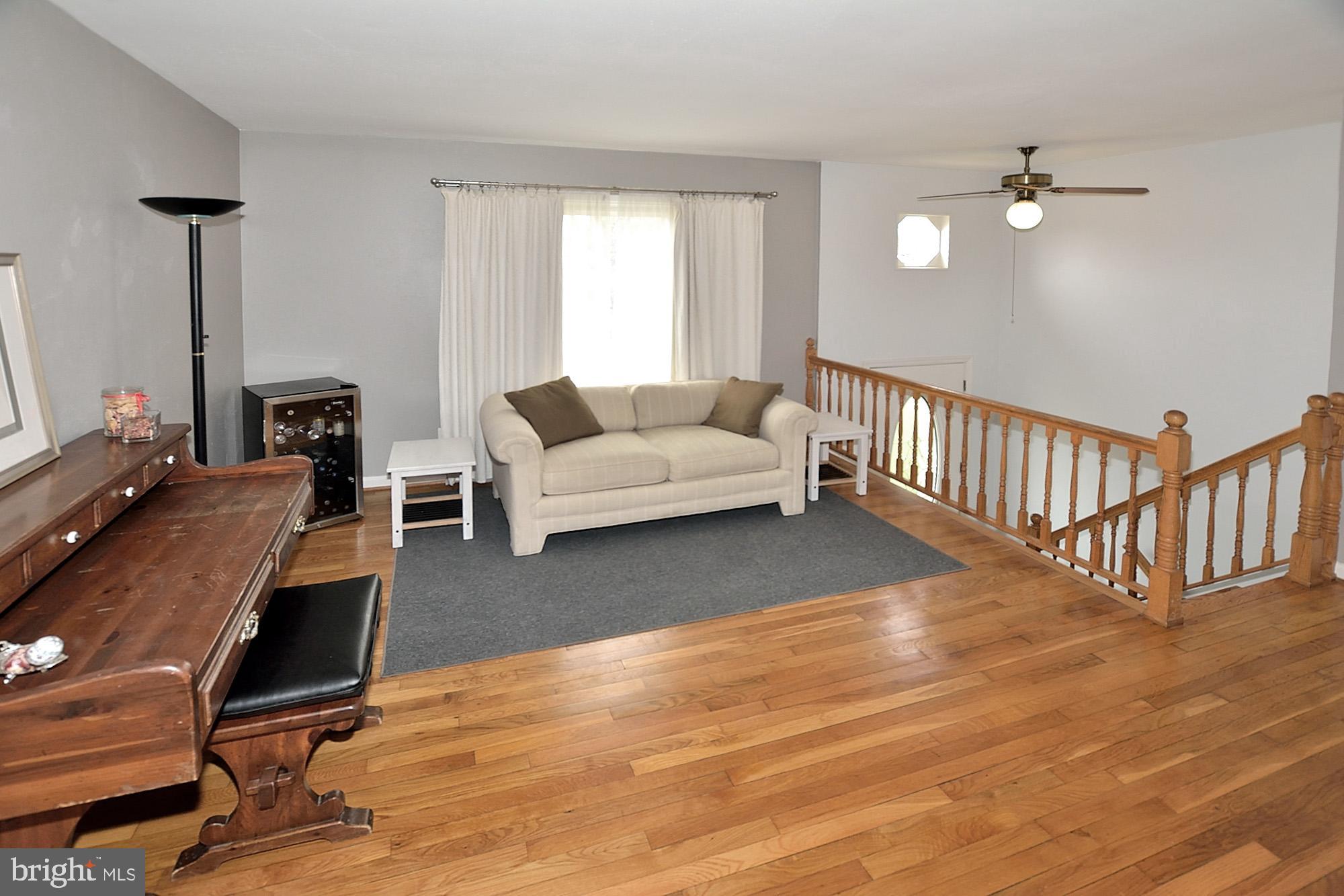 227 West Ash Road Sterling, VA 20164 - Photo 4 of 39 Gallery Image 4