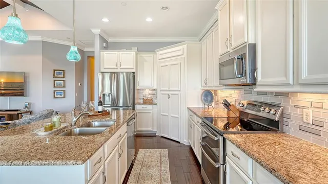 $749,000 | 343 Compass Point Drive, Unit 201, Bradenton, FL 34209