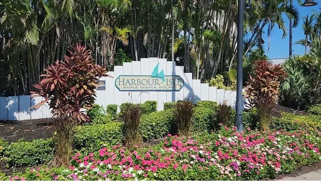 $749,000 | 343 Compass Point Drive, Unit 201, Bradenton, FL 34209