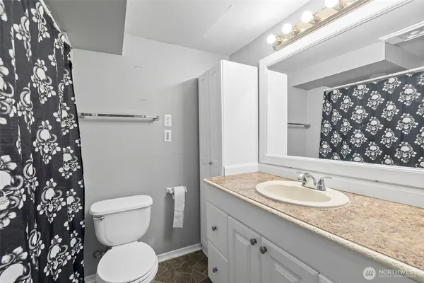 $749,500 | 934 North 100th Street, Seattle, WA 98133
