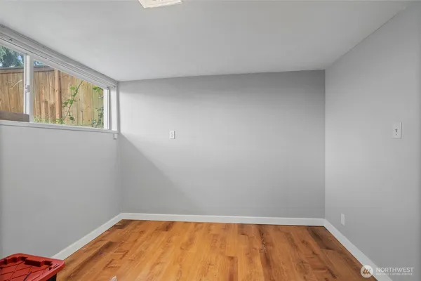 $749,500 | 934 North 100th Street, Seattle, WA 98133