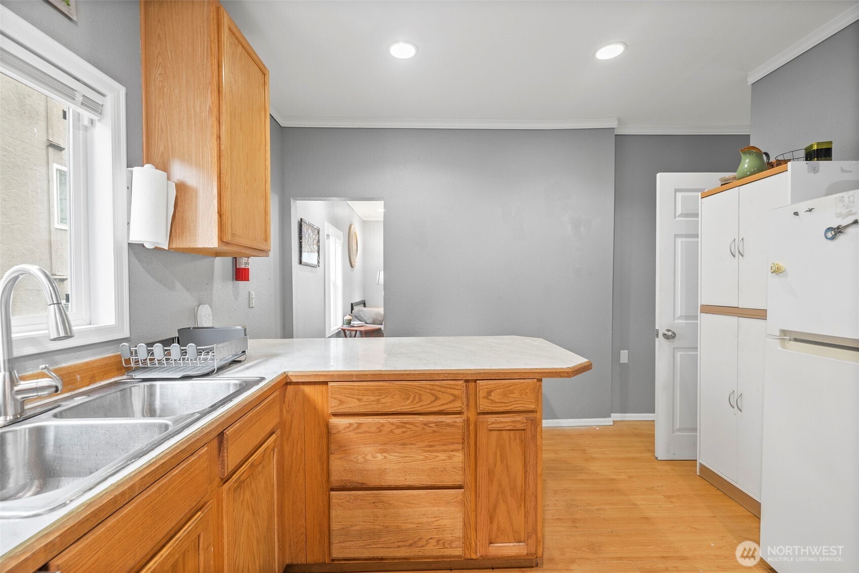 934 North 100th Street Seattle, WA 98133 - Photo 5 of 18