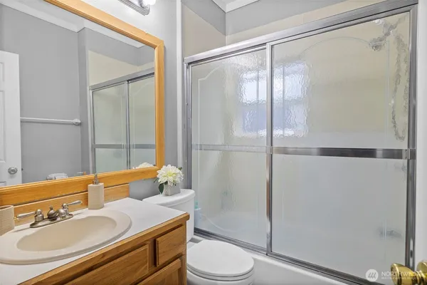 $749,500 | 934 North 100th Street, Seattle, WA 98133