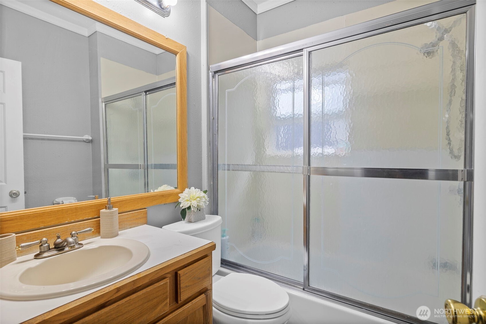 934 North 100th Street Seattle, WA 98133 - Photo 6 of 18