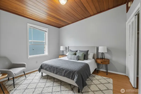 $749,500 | 934 North 100th Street, Seattle, WA 98133