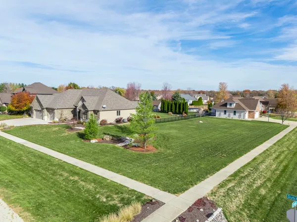 $830,000 | 202 Dutch Street, Sandwich, IL 60548