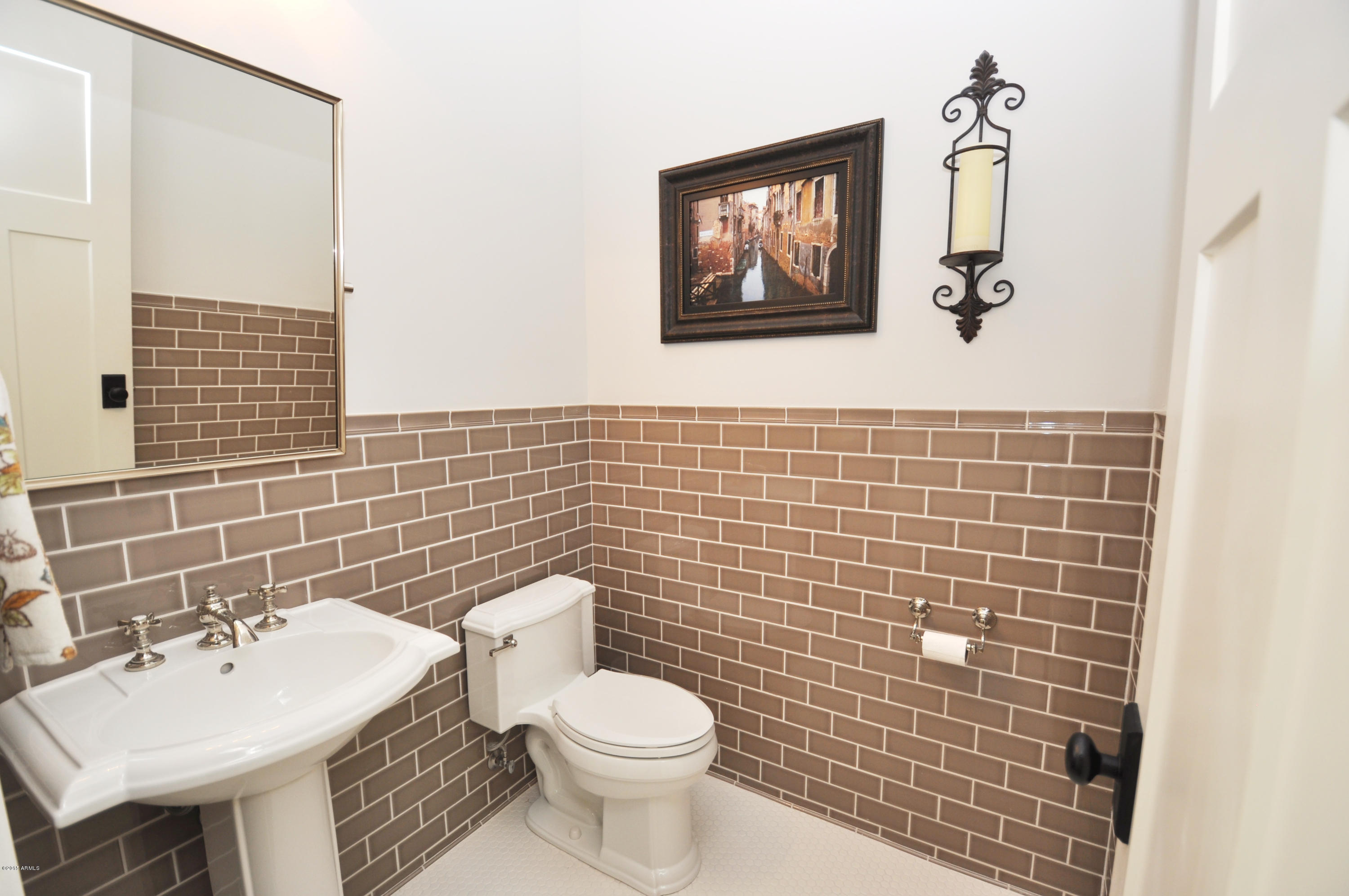 4115 North 57th Street Phoenix, AZ 85018 - Photo 15 of 51 DSC_0786