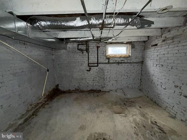 1611 Lemmon Street Baltimore, MD 21223 - Photo 18 of 20 a view of a garage