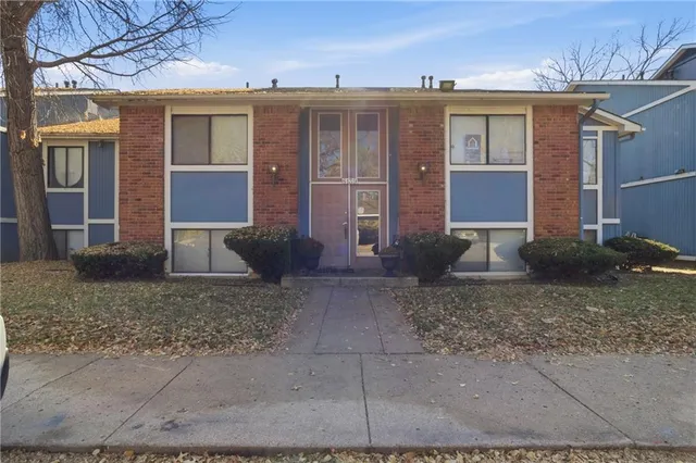 $90,000 | 8139 Holmes Road, Unit 202, Kansas City, MO 64131