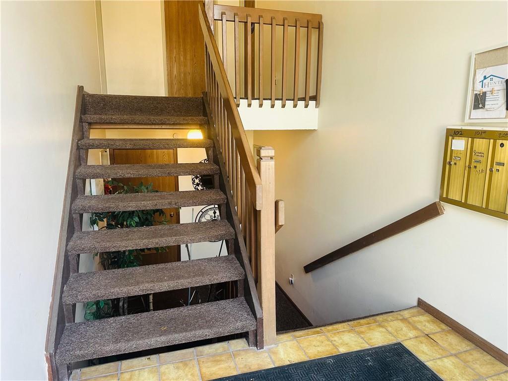 8139 Holmes Road, Unit 202 Kansas City, MO 64131 - Photo 3 of 15