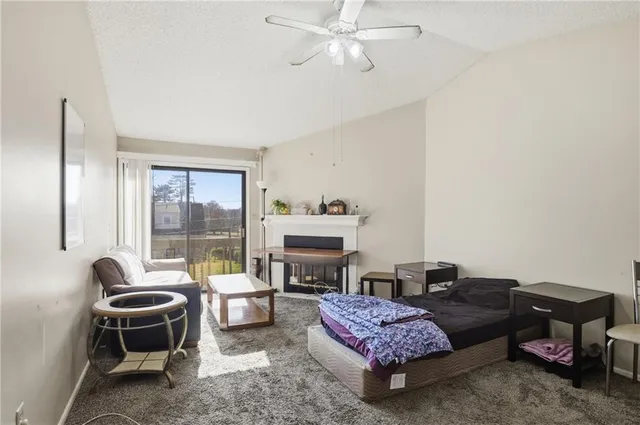 $90,000 | 8139 Holmes Road, Unit 202, Kansas City, MO 64131