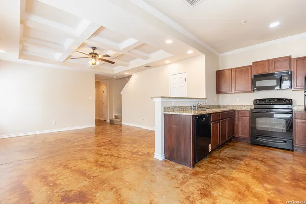 $1,300 | 5008 Flipper Drive, San Antonio, TX 78238