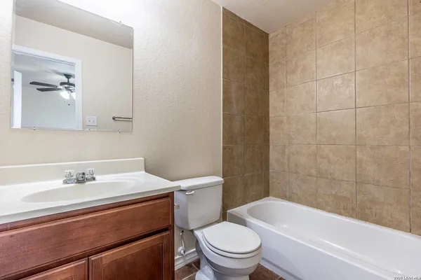 $1,300 | 5008 Flipper Drive, San Antonio, TX 78238