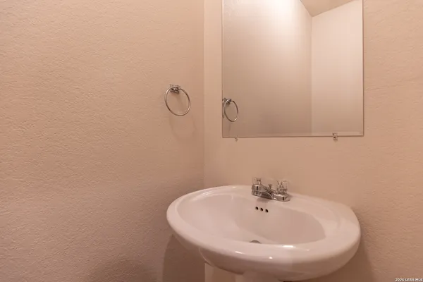 $1,300 | 5008 Flipper Drive, San Antonio, TX 78238