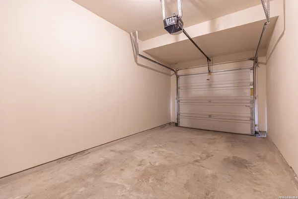 $1,300 | 5008 Flipper Drive, San Antonio, TX 78238
