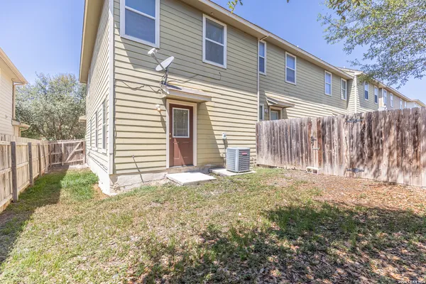 $1,300 | 5008 Flipper Drive, San Antonio, TX 78238