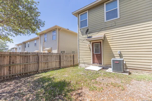 $1,300 | 5008 Flipper Drive, San Antonio, TX 78238