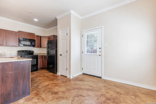 $1,300 | 5008 Flipper Drive, San Antonio, TX 78238