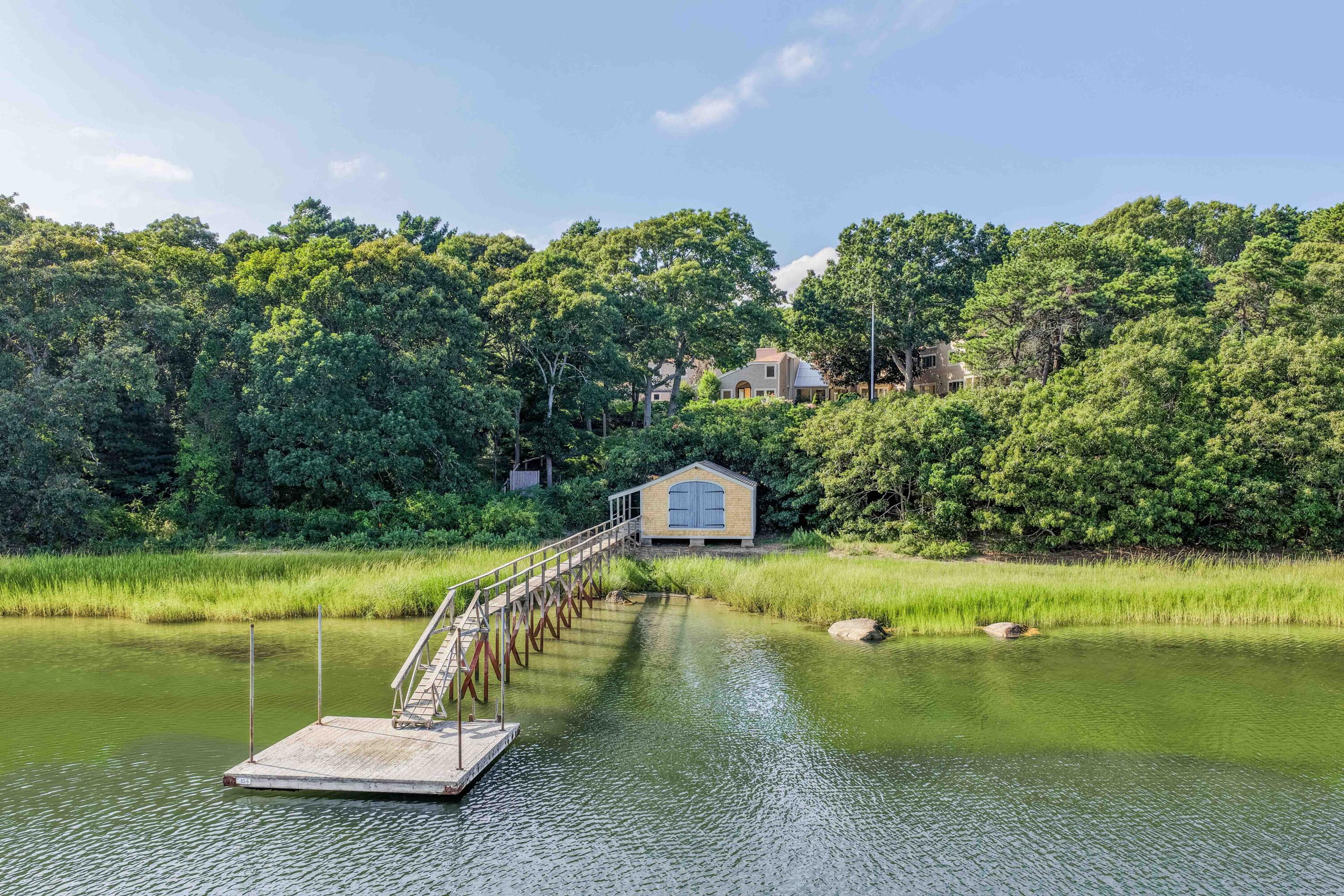 219 Scraggy Neck Road Cataumet, MA 02534 - Photo 4 of 56 219 Scraggy Neck_aug18 (17 of 39)