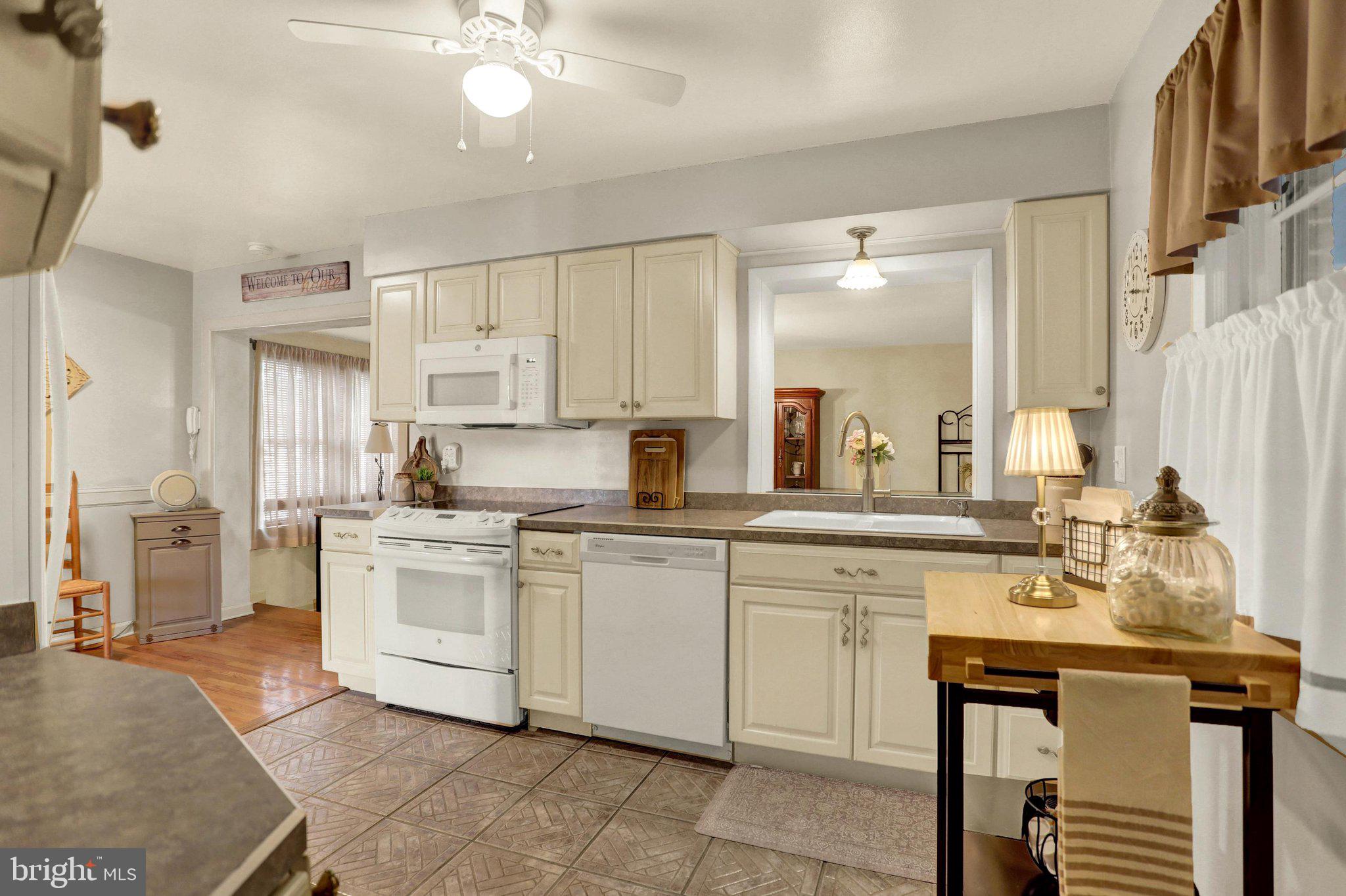 214 Ridge Hill Road Mechanicsburg, PA 17050 - Photo 9 of 45 Gallery Image 9