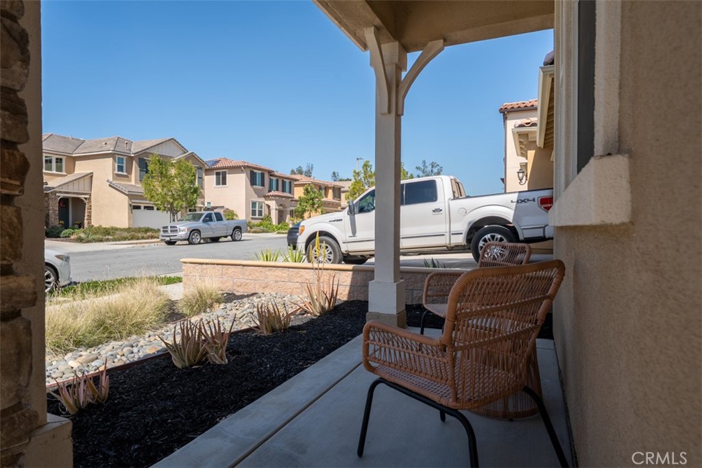 24258 Flora Road Corona, CA 92883 - Photo 4 of 58