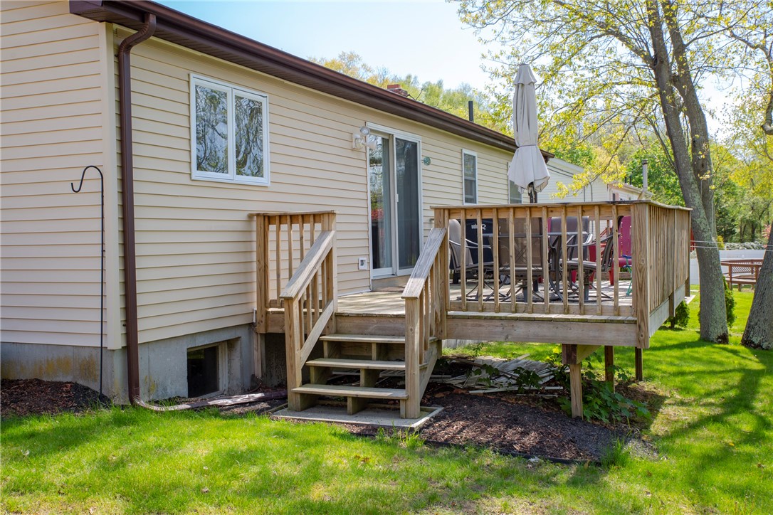 4 Lorraine Road Westerly, RI 02891 - Photo 4 of 20 Gallery Image 4