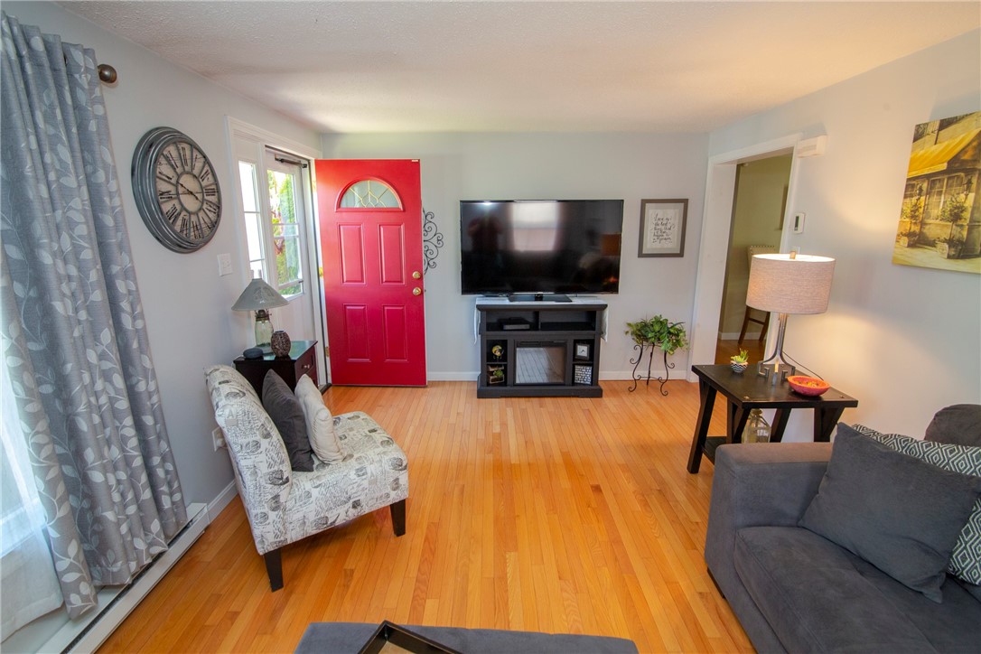 4 Lorraine Road Westerly, RI 02891 - Photo 6 of 20 Gallery Image 6